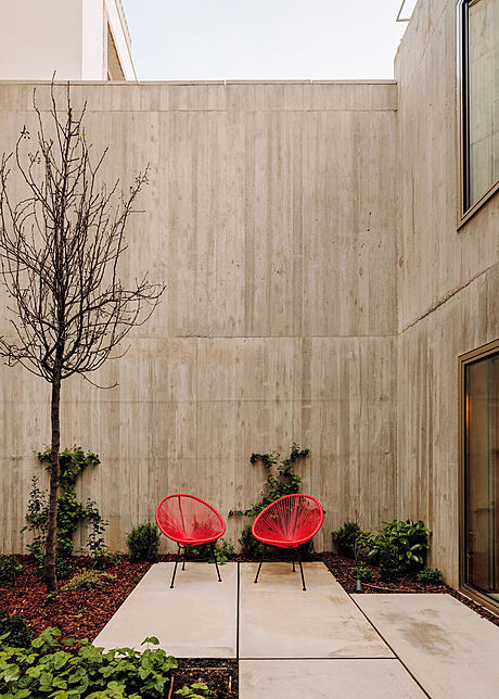 House in Rua São Francisco de Borja by Bak Gordon Arquitectos - 4