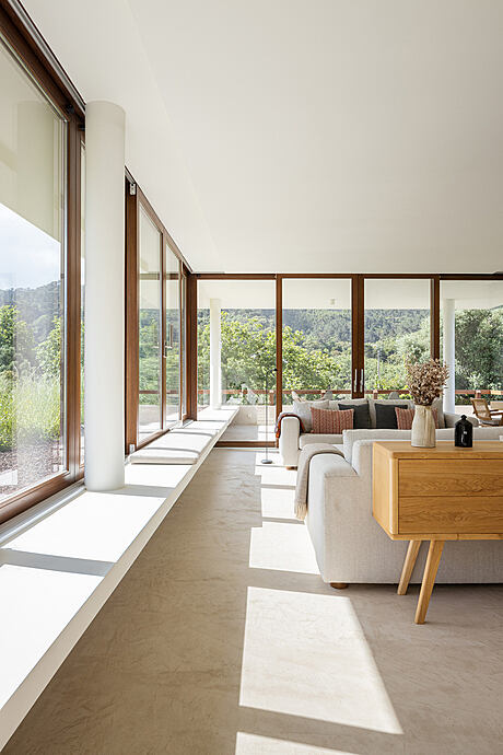 House in Galamares: Minimalist Elegance Meets Natural Beauty - 4