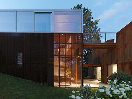 Deconstructed House: A Minimalist Tribute to Linz’s Steel Heritage - 8