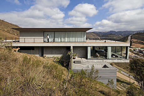 Casa EG’s Concrete Elegance: From Steep Slopes to Stunning Views - 2