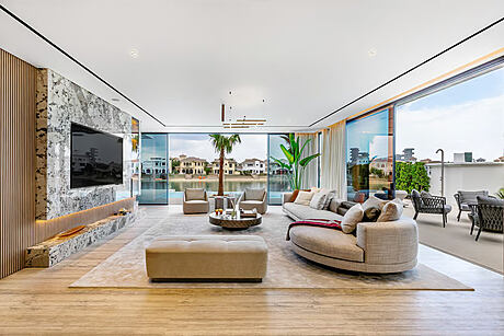 Signature Villa: Luxury Living on Dubai’s Iconic Palm Jumeirah - 2