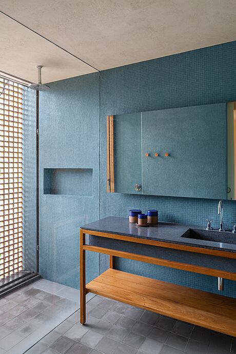 Casa Azul: Embracing Guarujá’s Atlantic Forest with Thoughtful Design - 12