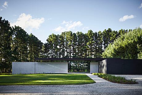 Winter Creek: Sleek Design Meets Farm Life - 2
