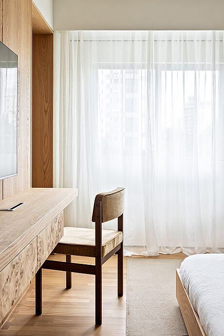 L Apartment: Minimalist Elegance Meets Nature - 8