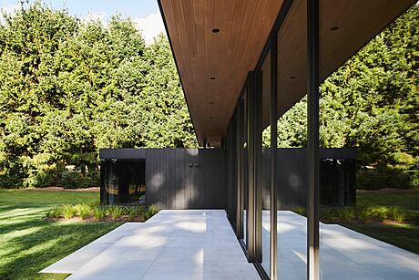 Winter Creek: Sleek Design Meets Farm Life - 10