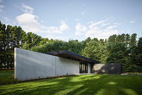 Winter Creek: Sleek Design Meets Farm Life - 11