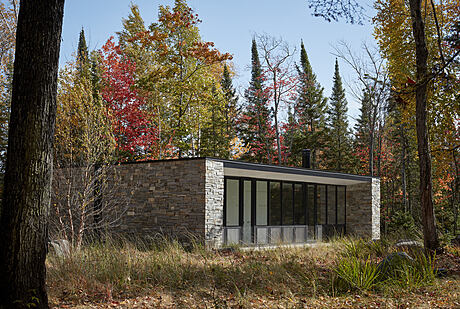 Clearwater Lake Retreat: A Woodland Oasis in Wisconsin - 8