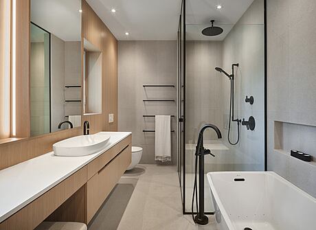 The House with a Big Heart: Montreal’s Modern Sanctuary - 16