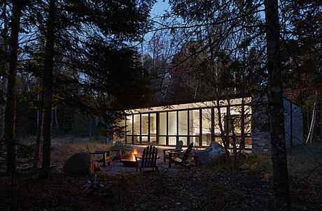 Clearwater Lake Retreat: A Woodland Oasis in Wisconsin - 11