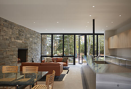 Clearwater Lake Retreat: A Woodland Oasis in Wisconsin - 4