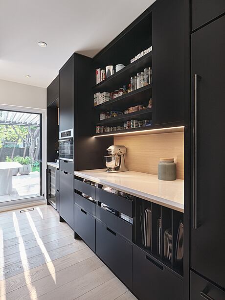 The House with a Big Heart: Montreal’s Modern Sanctuary - 7
