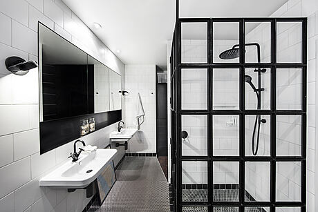 Teneriffe Warehouse Apartment 2: Industrial Chic Redefined - 7