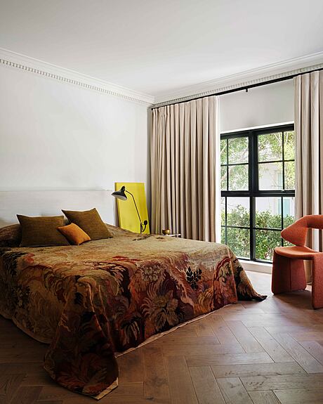 Light House: Smac Studio’s Modern Twist on Tuscan Charm - 10