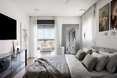 Inside Out, Outside In: Penthouse Perfection - 17
