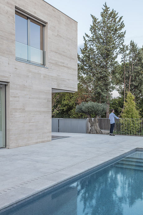 Domus Damero: A Masterpiece of Minimalism in Madrid - 7