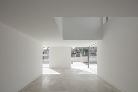 Domus Damero: A Masterpiece of Minimalism in Madrid - 4