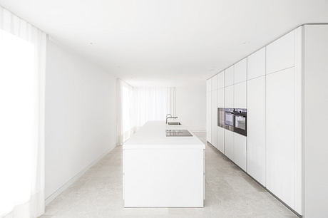 Domus Damero: A Masterpiece of Minimalism in Madrid - 5