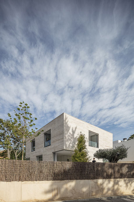 Domus Damero: A Masterpiece of Minimalism in Madrid - 8