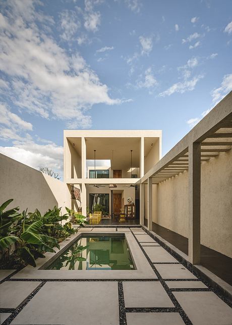 Casa Umbral by Taller Estilo Arquitectura - 1