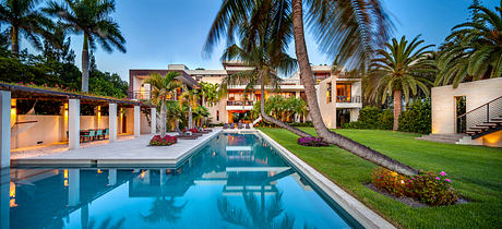 Casey Key Residence is a Serene and Thoughtfully Designed Coastal Retreat - 1