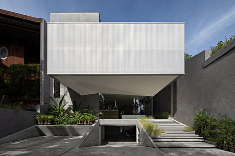 Light Box in Between by K-Thengono Design Studio - 1