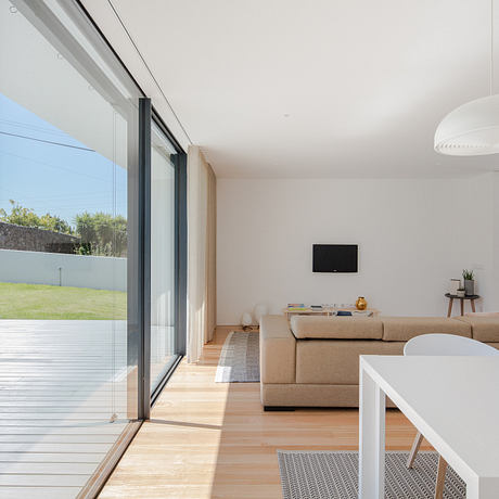 Touguinha House by Raulino Silva Arquitecto - 2