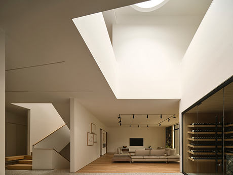 10° of Separation House by Atelier RZLBD - 5