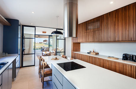 Tom House by Lattes Salinas Arquitectos - 4