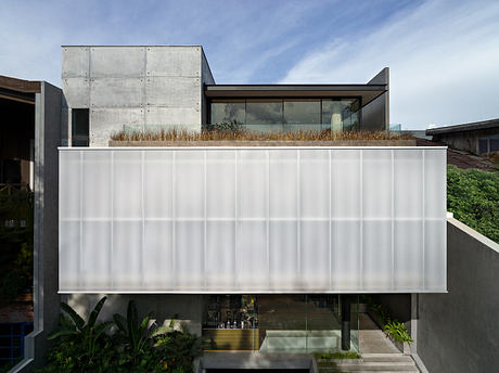 Light Box in Between by K-Thengono Design Studio - 6