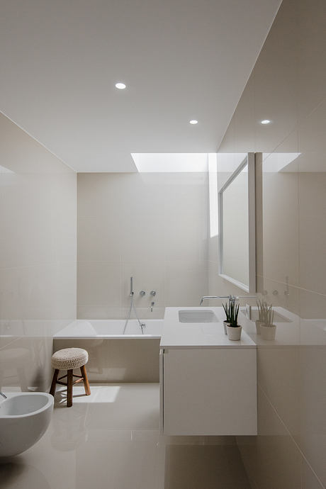 Touguinha House by Raulino Silva Arquitecto - 7