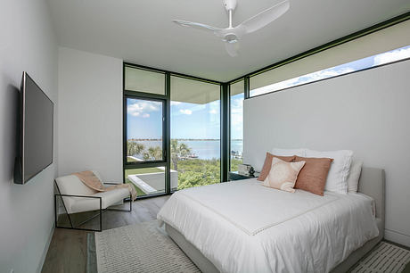 Seathru House is a Modern Florida Family Retreat with Bayfront Views - 10