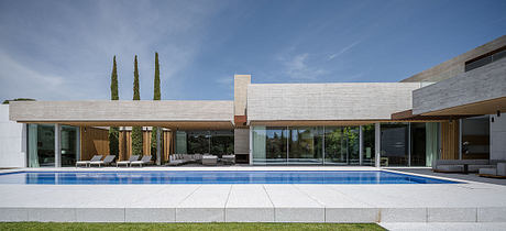 A Single-Family Home in La Moraleja by Bueso-Inchausti & Rein Arquitectos - 8