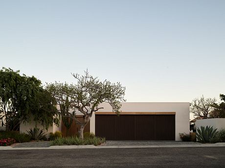 Casa Ananda Embraces Tropical Modernism - 9