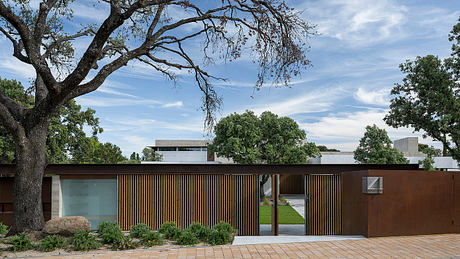 A Single-Family Home in La Moraleja by Bueso-Inchausti & Rein Arquitectos - 10