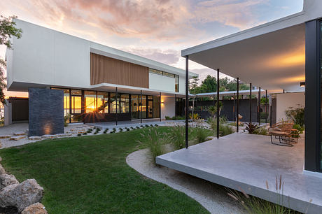 Seathru House is a Modern Florida Family Retreat with Bayfront Views - 15