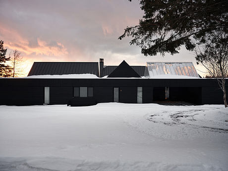 House on the River by Atelier Échelle - 1