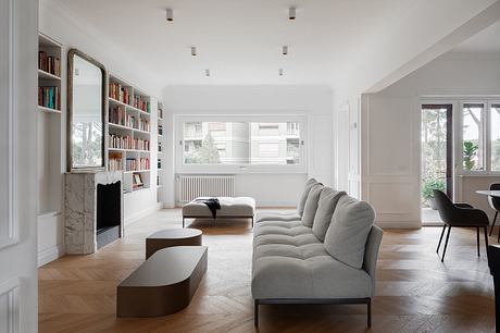 Soberly Elegant: Stylish Italian Apartment Interiors Balance Modernism and Whimsy - 1