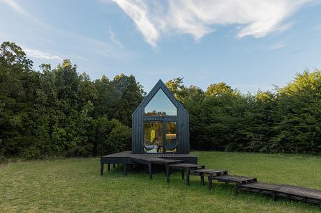 Tiny Auro Cabin Celebrates the Beauty of Nature in Puerto Varas - 1