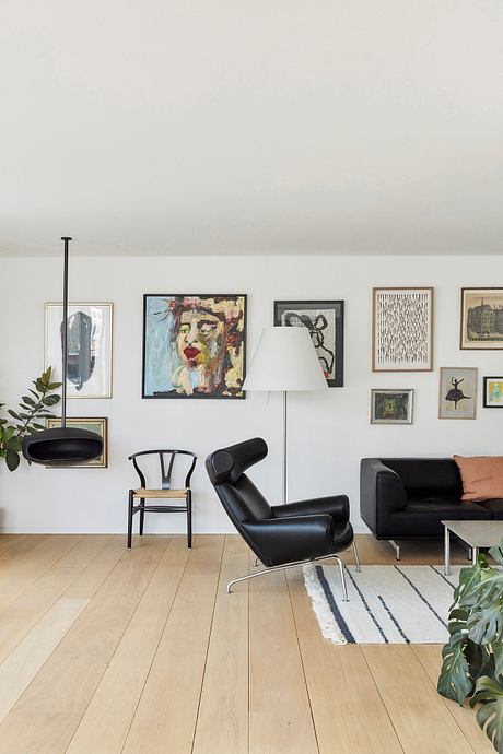 Floating House in Copenhagen designed by Garde Hvalsøe Offers Luxurious Boating Life - 2