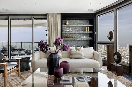 Highline Haven: Tel Aviv Apartment Blends Modern Looks With Cozy Atmosphere - 2