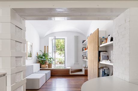 Lo Strobilabo: 1920s Rome Villa Basement Transformed Into Lab, Home, Studio - 1