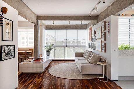 Sara Apartment by BLOCO Arquitetos - 2