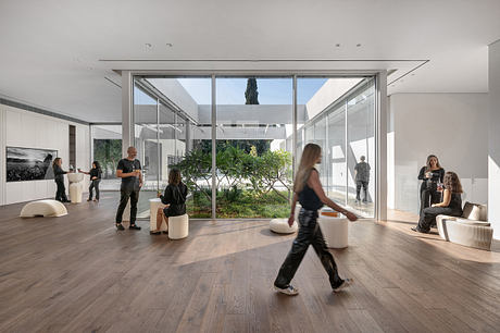 A Home that is the Perfect Canvas by Nitzan Horowitz - 3
