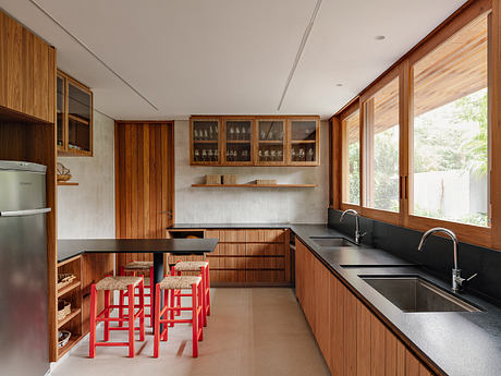 AJM Iporanga House Showcases Tropical Luxury in Serene Guarujá - 3