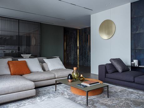 Dark Luxury Apartment: Opulent Interiors and Functional Living - 2