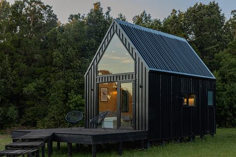 Tiny Auro Cabin Celebrates the Beauty of Nature in Puerto Varas - 2