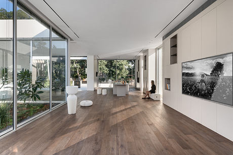 A Home that is the Perfect Canvas by Nitzan Horowitz - 4
