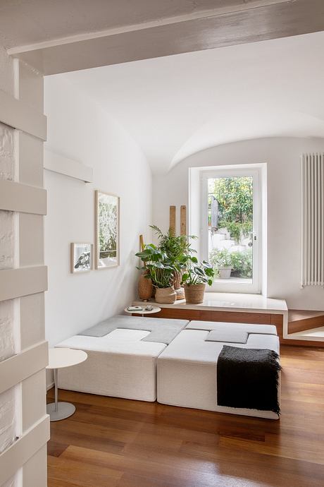 Lo Strobilabo: 1920s Rome Villa Basement Transformed Into Lab, Home, Studio - 2