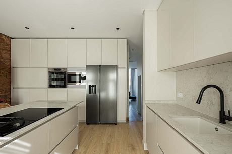 Park House IV Revitalised by Ricardo Azevedo Arquitecto - 3