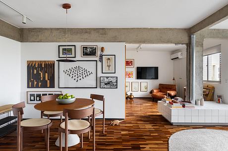 Sara Apartment by BLOCO Arquitetos - 3